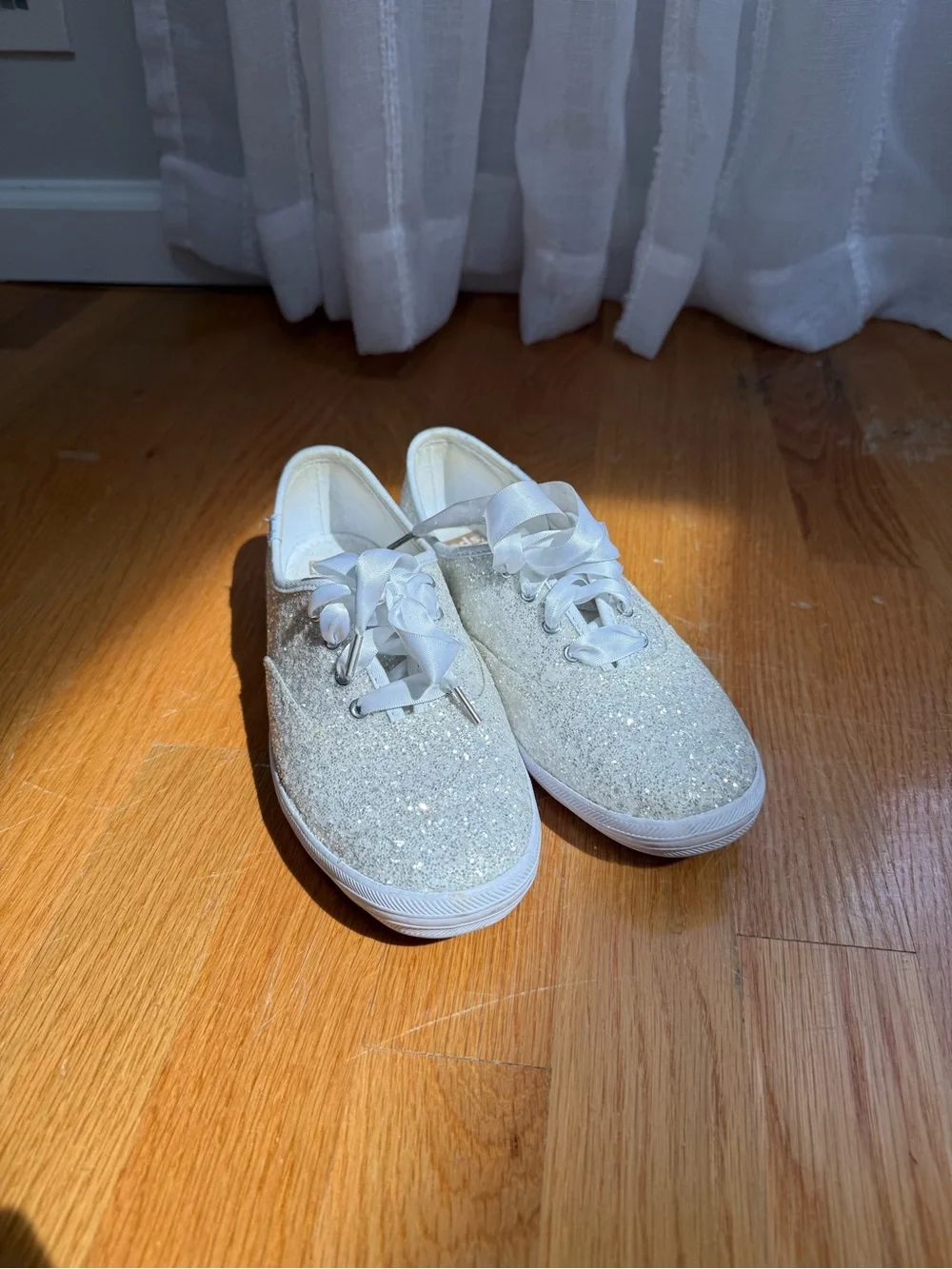 Sparkle Lace-Up Shoes - White Glitter